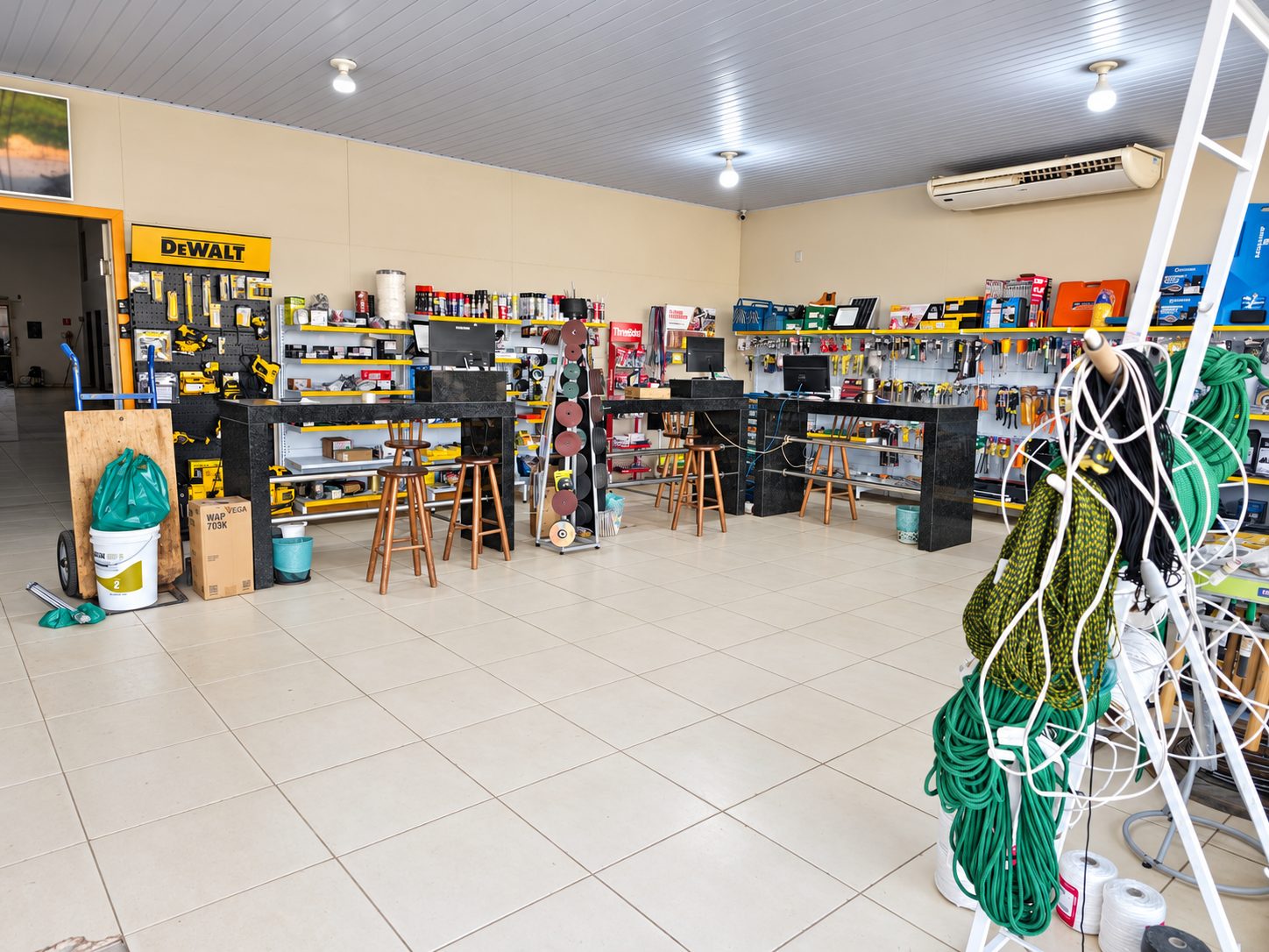 Salão de vendas da Multpeças